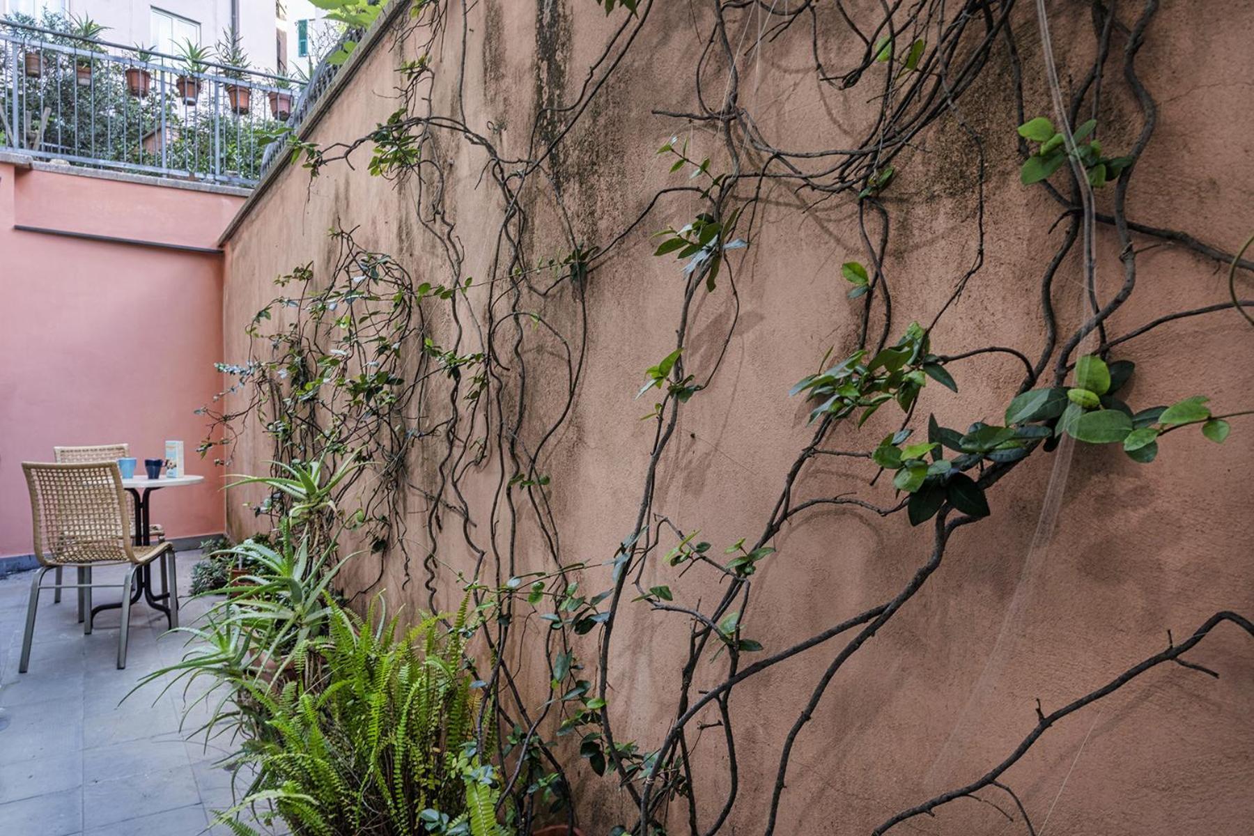 Prione With Patio By Wonderful Italy * Gênes